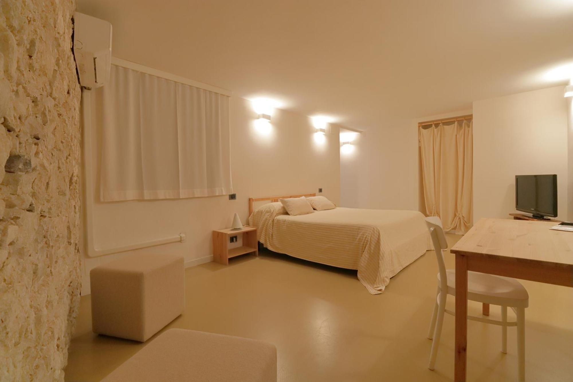 Al Postale 17 Bed and Breakfast Erice Eksteriør billede
